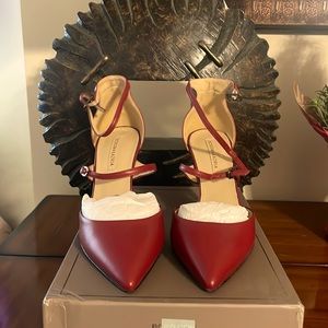 BCBG MAXAZARIA high heel burgundy color